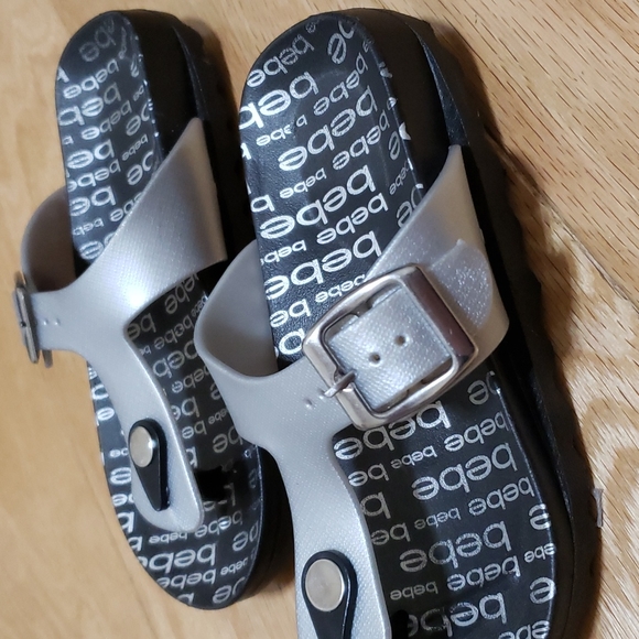 thong sandals flexible sole bebe girls silver sz S - Picture 4 of 8